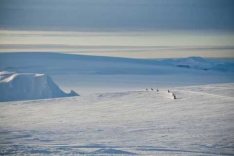 Arctic Adventures snowmobiling langjokull 31