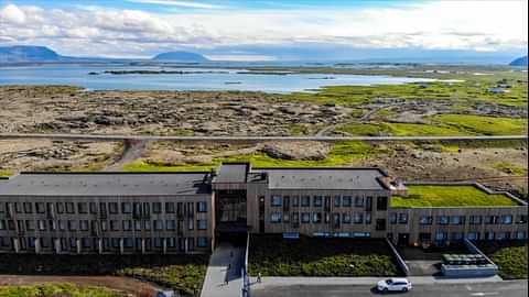 Fosshotel Mytvatni exterior overview with lake in background