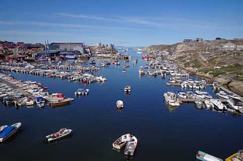 Bridge over the harbour photo by reinhard pantke visit greenland 1500x998