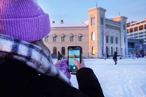 Taking mobile photos of the Nobel Peace Centre in Oslo Christine Baglo Visitnorway com rgdvle