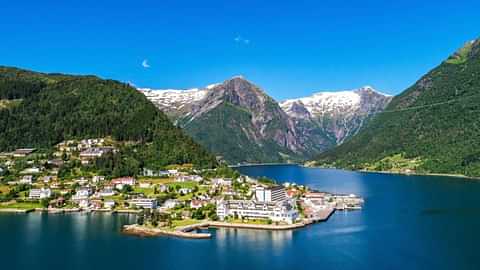 Balestrand from sognefjord 1536x864