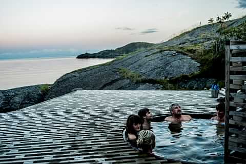 Hot tub in Nusfjord Thomas Rasmus Skaug Visit Norway com